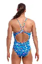 FKS033L_FIN_SWIMMING_02.webp