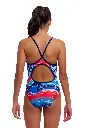 FKS033G_WAVE_CRAZE_02.webp